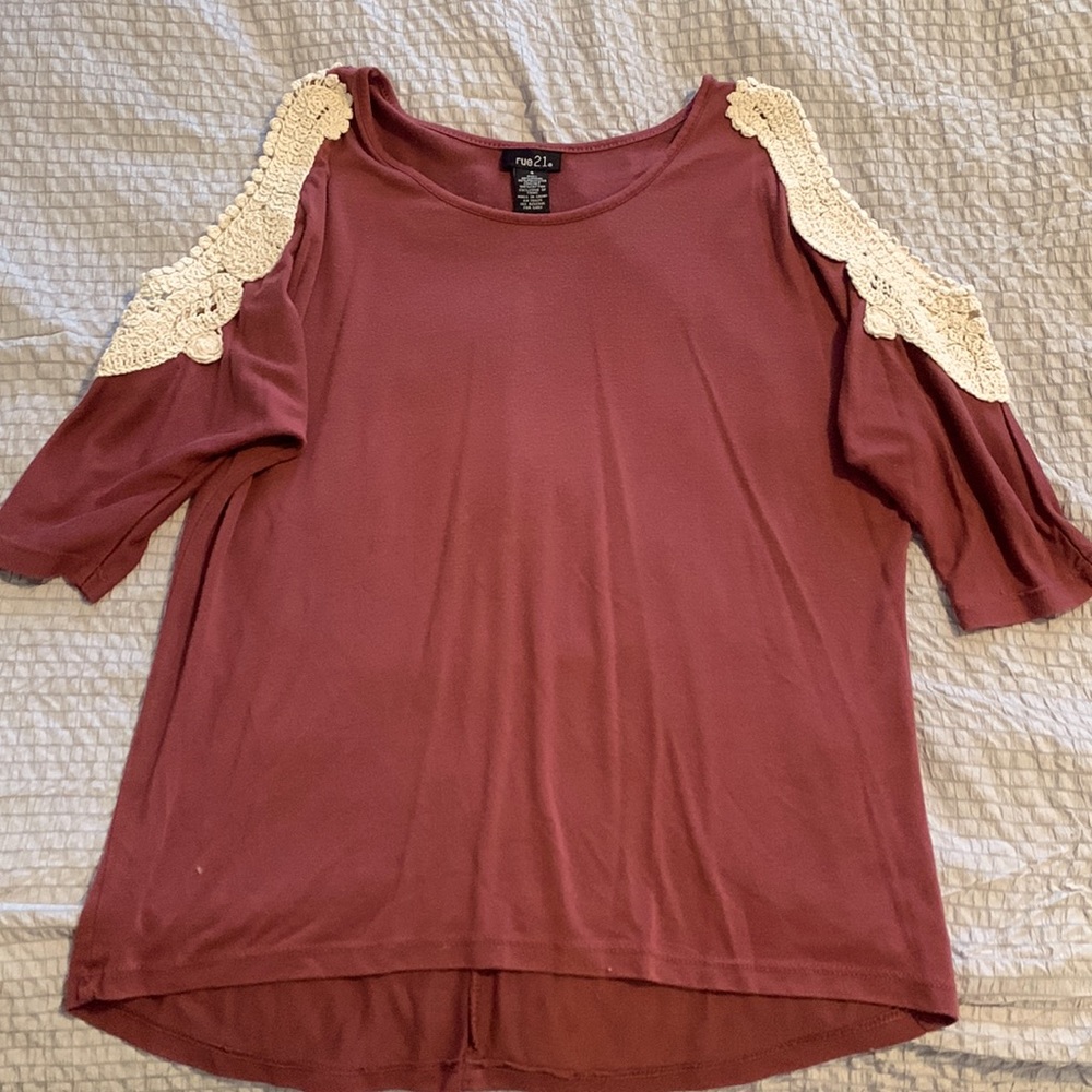 Open shoulder maroon top